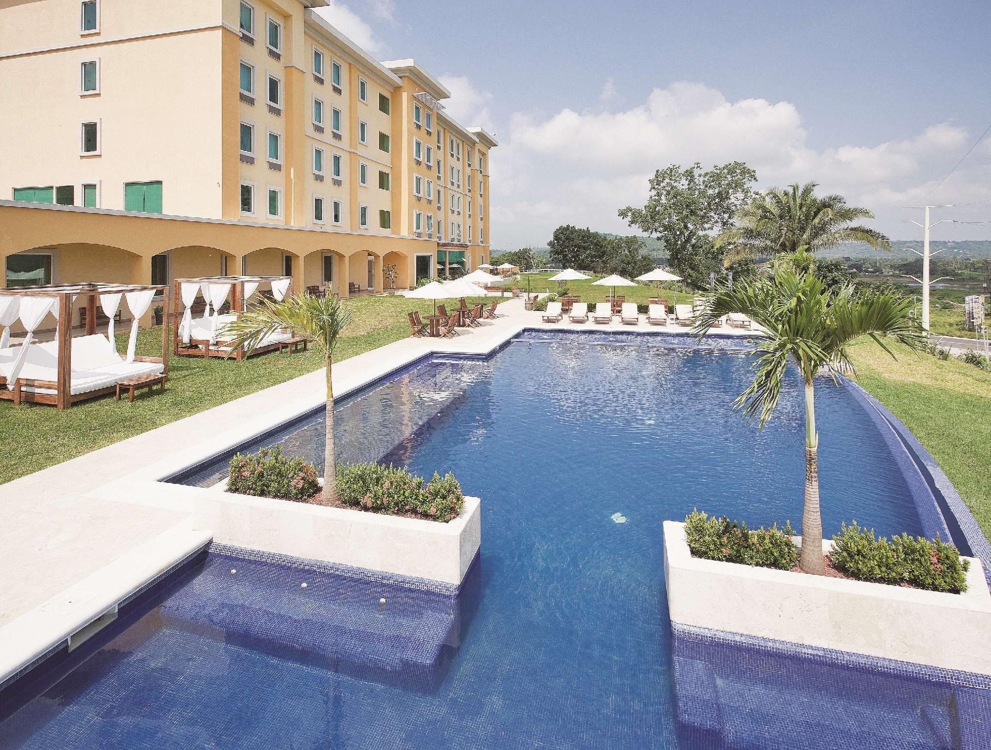 La Quinta By Wyndham Poza Rica Hotell Exteriör bild