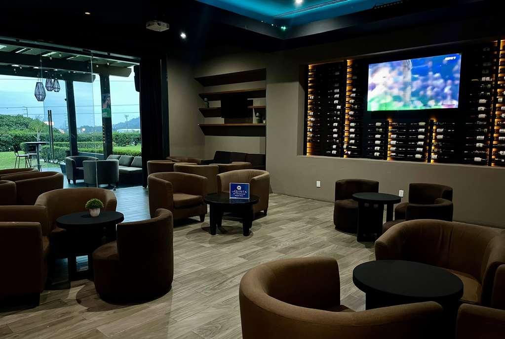 La Quinta By Wyndham Poza Rica Hotell Restaurang bild
